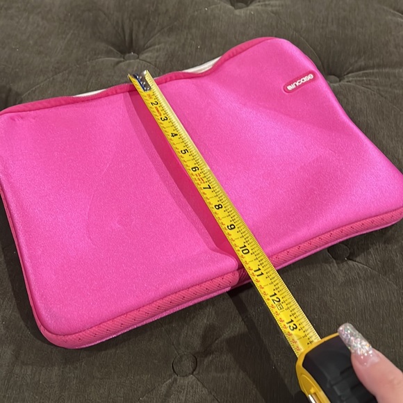 Incase laptop case - Picture 4 of 4